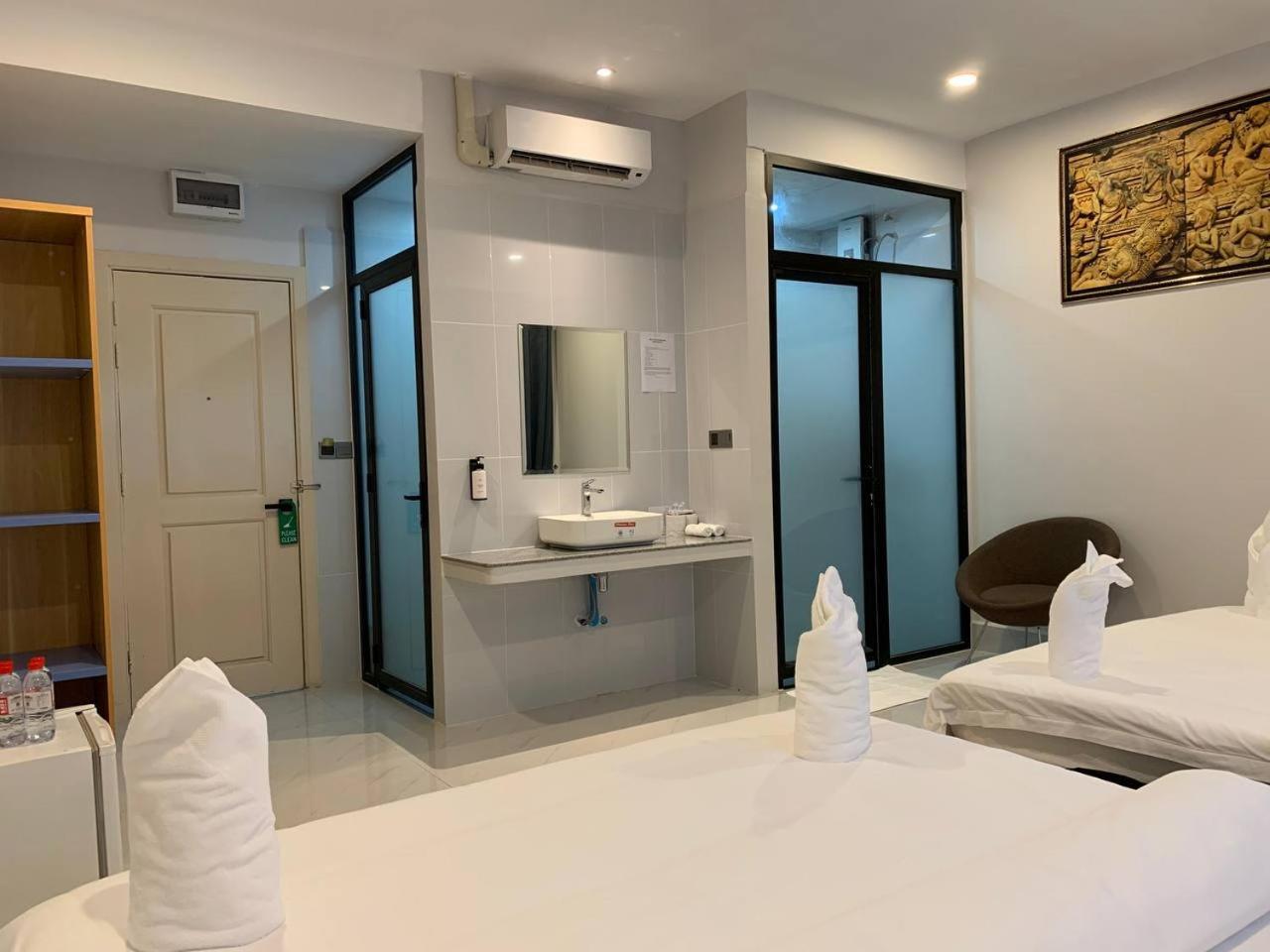Nico'S Hotel And Skybar Siem Reap Exterior photo