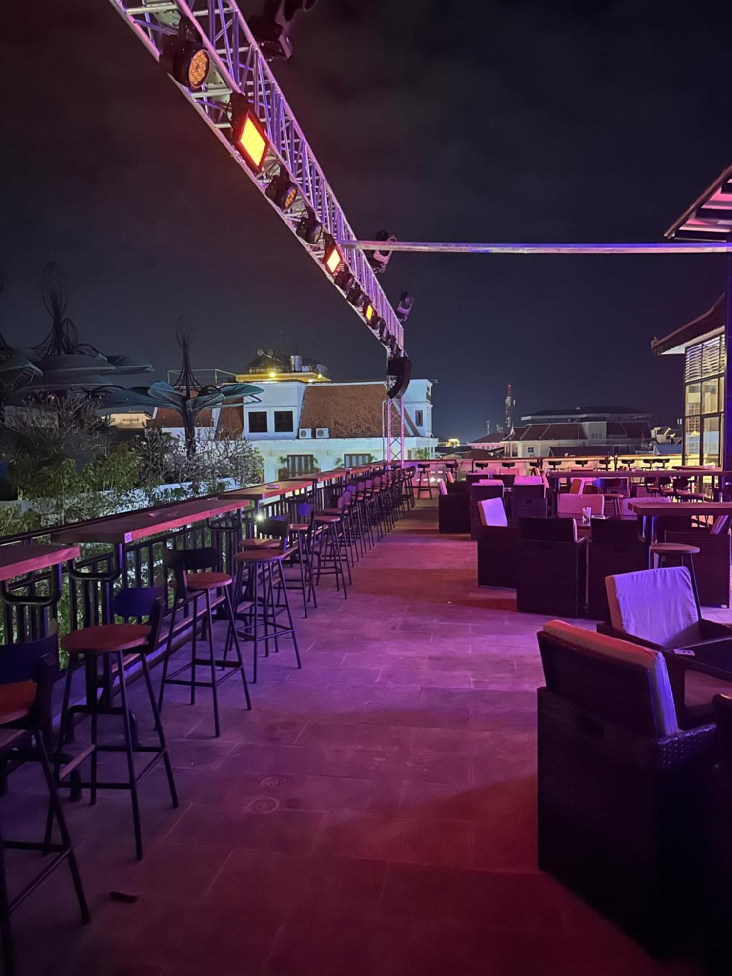 Nico'S Hotel And Skybar Siem Reap Exterior photo