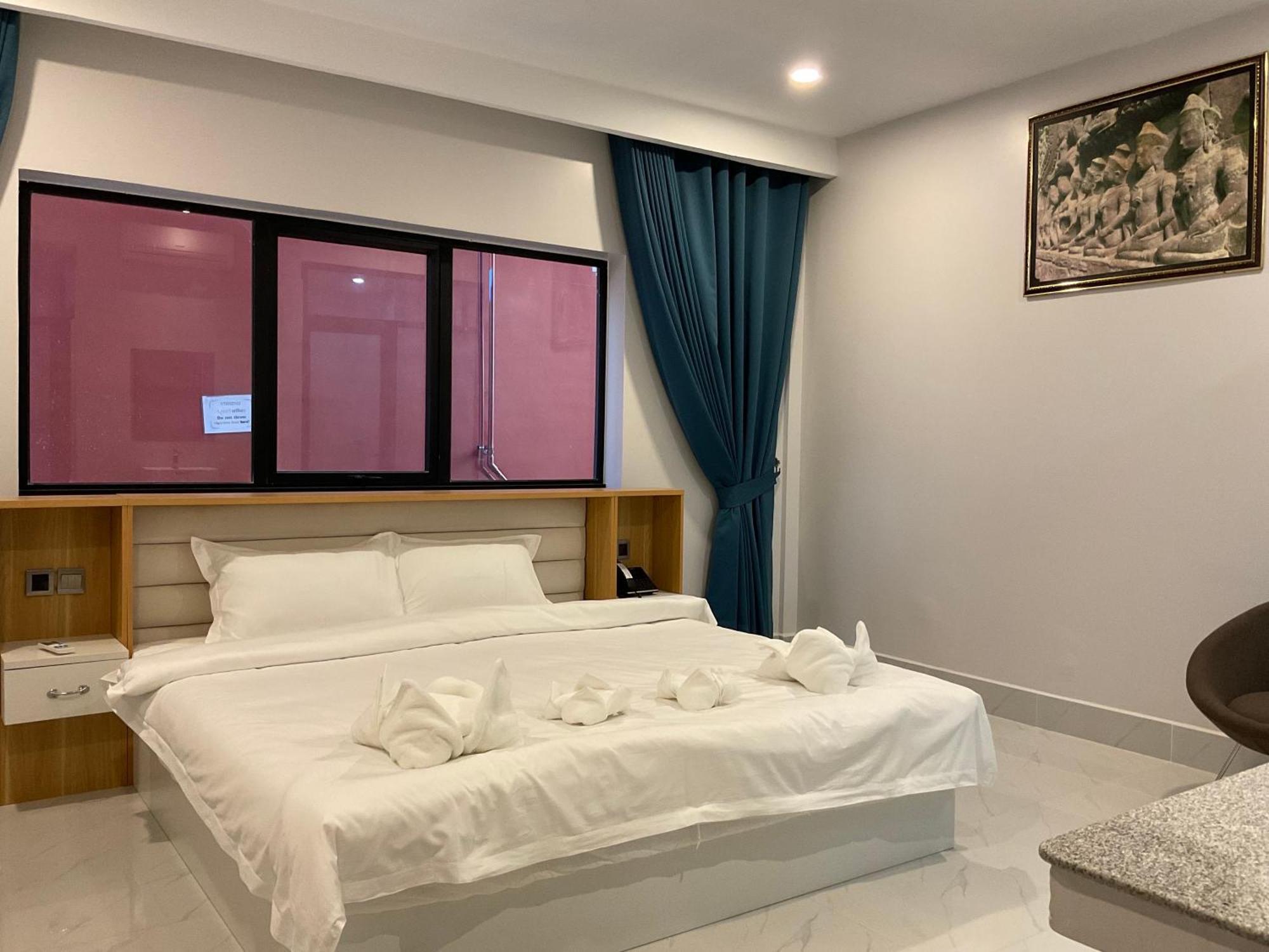 Nico'S Hotel And Skybar Siem Reap Exterior photo