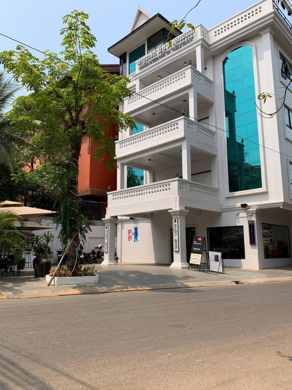 Nico'S Hotel And Skybar Siem Reap Exterior photo